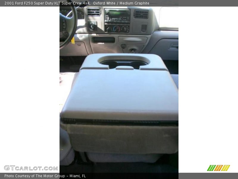 Oxford White / Medium Graphite 2001 Ford F250 Super Duty XLT Super Crew 4x4