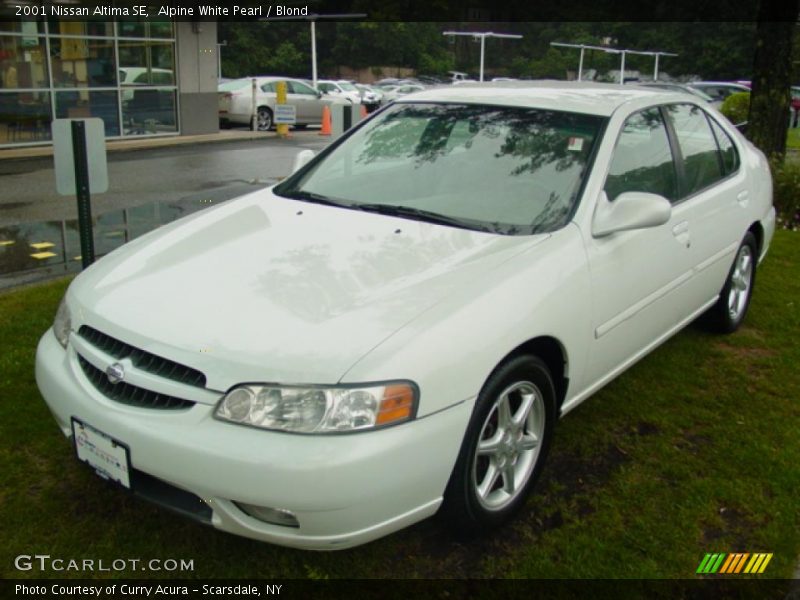 Alpine White Pearl / Blond 2001 Nissan Altima SE