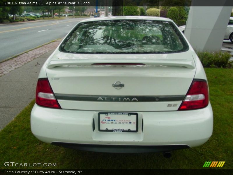 Alpine White Pearl / Blond 2001 Nissan Altima SE