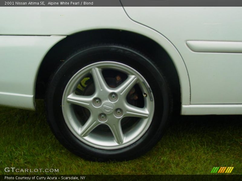Alpine White Pearl / Blond 2001 Nissan Altima SE