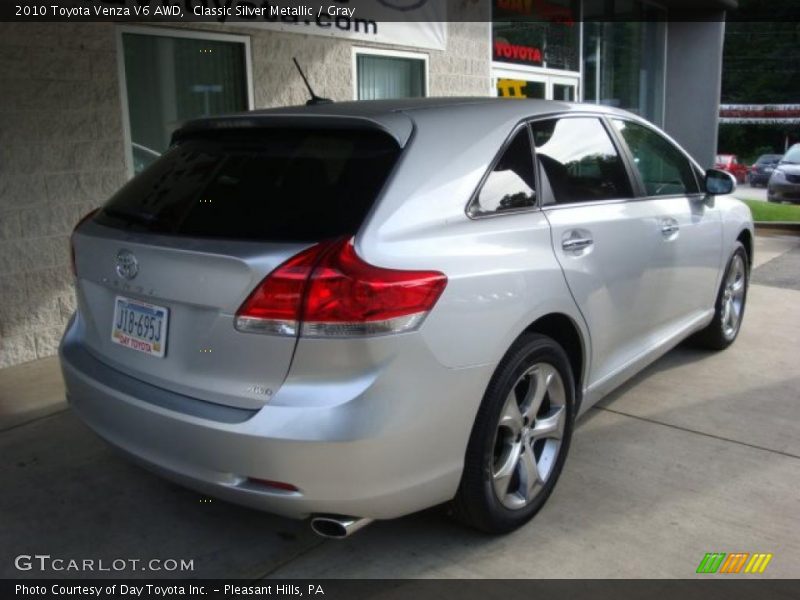 Classic Silver Metallic / Gray 2010 Toyota Venza V6 AWD