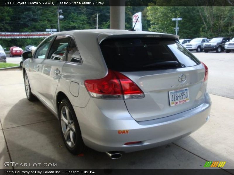 Classic Silver Metallic / Gray 2010 Toyota Venza V6 AWD