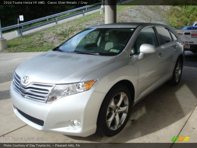 Classic Silver Metallic / Gray 2010 Toyota Venza V6 AWD