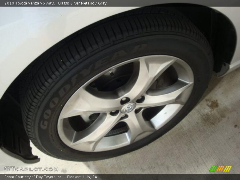 Classic Silver Metallic / Gray 2010 Toyota Venza V6 AWD