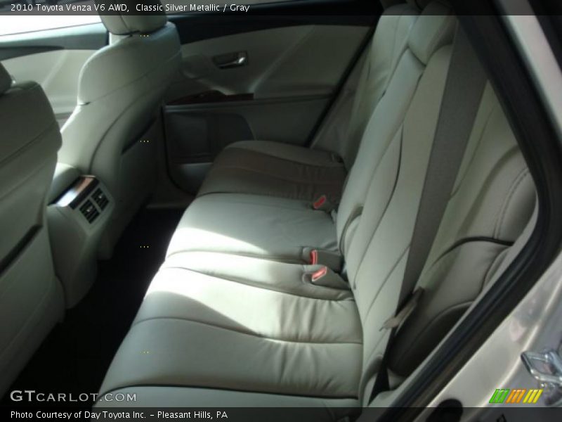 Classic Silver Metallic / Gray 2010 Toyota Venza V6 AWD