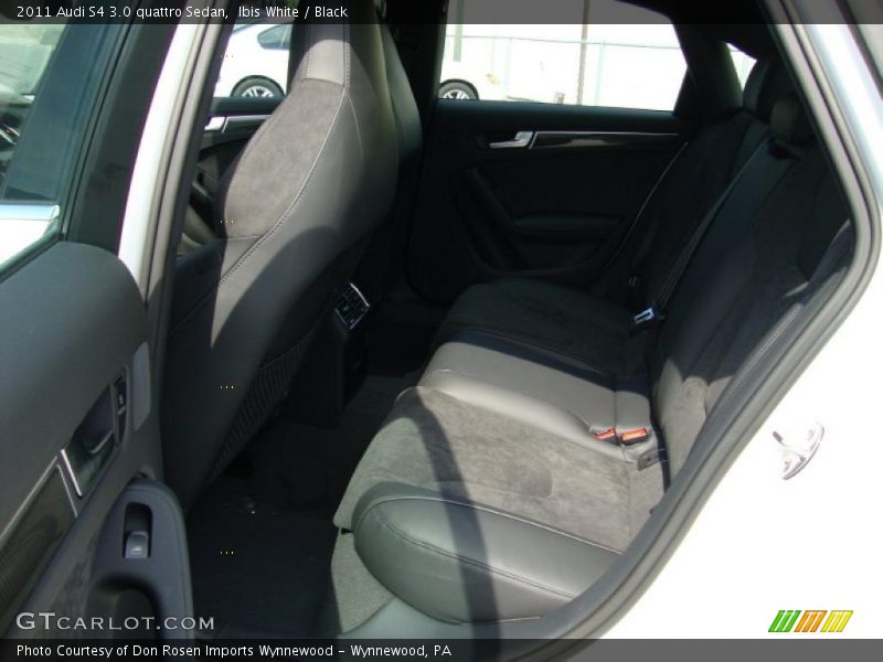 Ibis White / Black 2011 Audi S4 3.0 quattro Sedan
