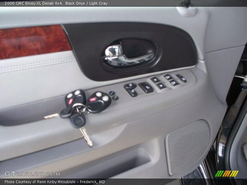 Black Onyx / Light Gray 2006 GMC Envoy XL Denali 4x4