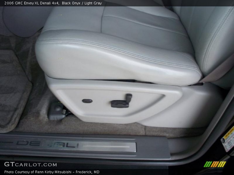 Black Onyx / Light Gray 2006 GMC Envoy XL Denali 4x4
