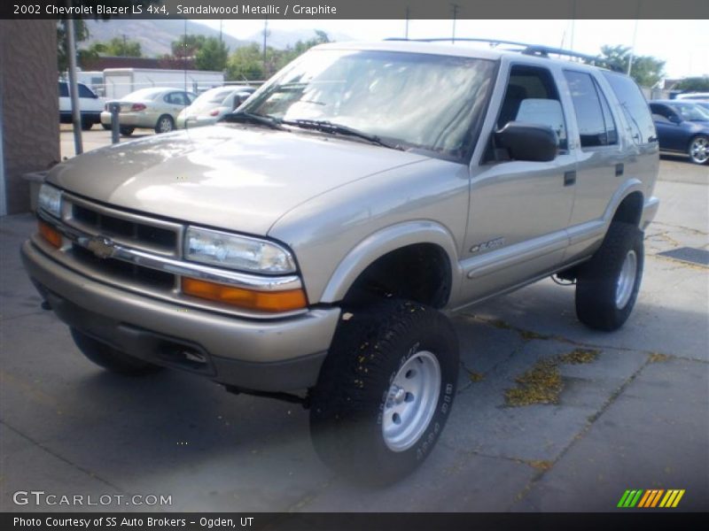 Sandalwood Metallic / Graphite 2002 Chevrolet Blazer LS 4x4