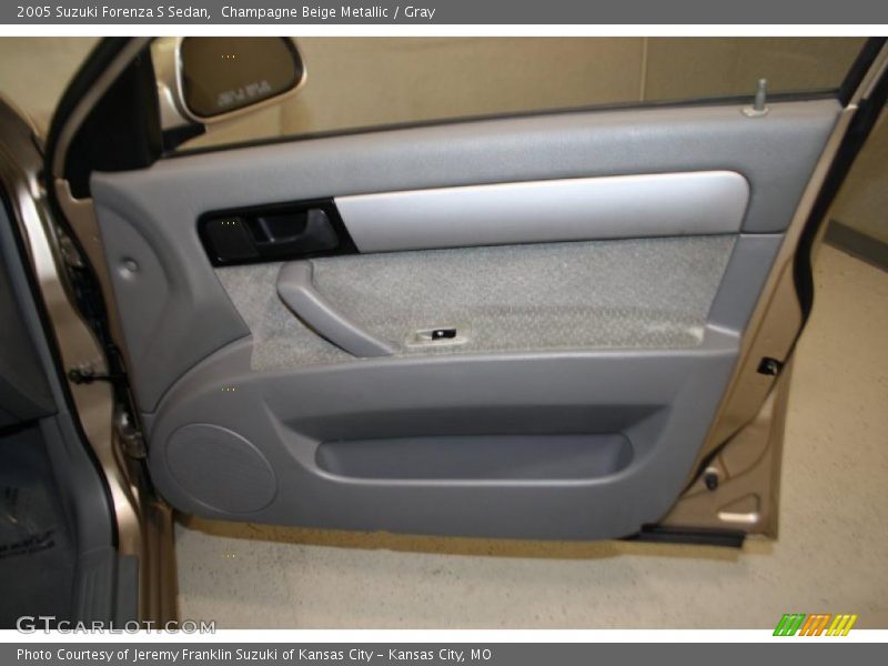 Champagne Beige Metallic / Gray 2005 Suzuki Forenza S Sedan