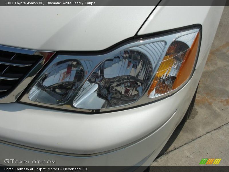 Diamond White Pearl / Taupe 2003 Toyota Avalon XL