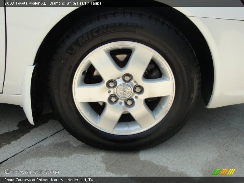 Diamond White Pearl / Taupe 2003 Toyota Avalon XL