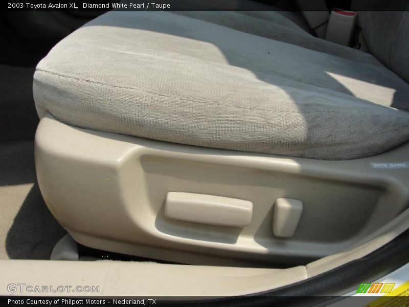 Diamond White Pearl / Taupe 2003 Toyota Avalon XL
