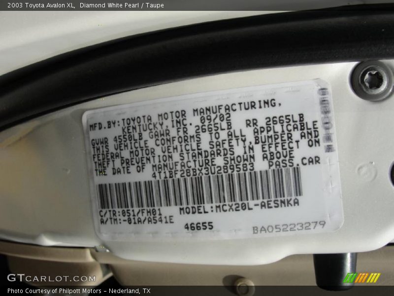 Diamond White Pearl / Taupe 2003 Toyota Avalon XL