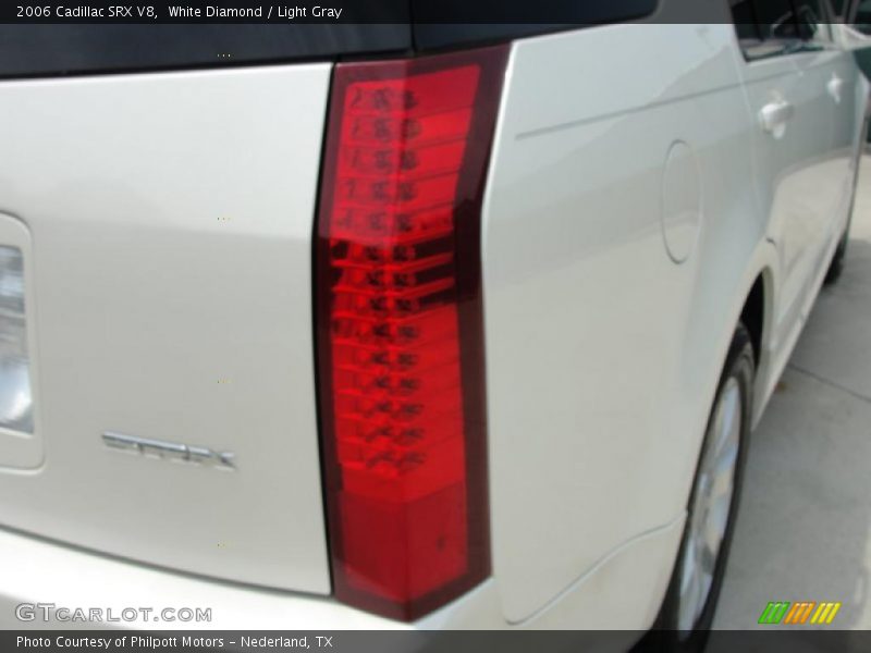 White Diamond / Light Gray 2006 Cadillac SRX V8