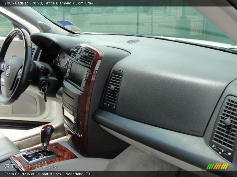 White Diamond / Light Gray 2006 Cadillac SRX V8