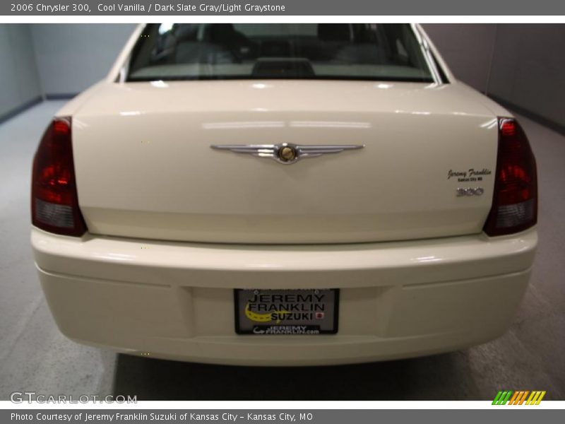 Cool Vanilla / Dark Slate Gray/Light Graystone 2006 Chrysler 300