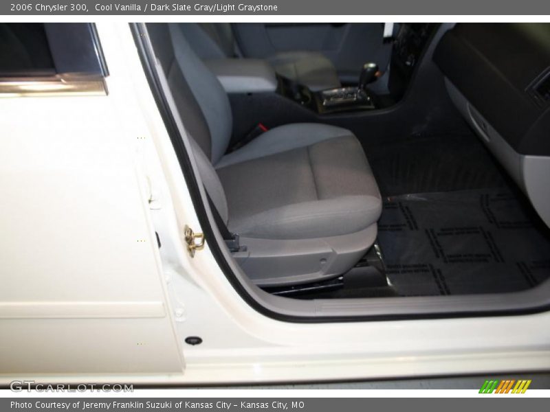 Cool Vanilla / Dark Slate Gray/Light Graystone 2006 Chrysler 300