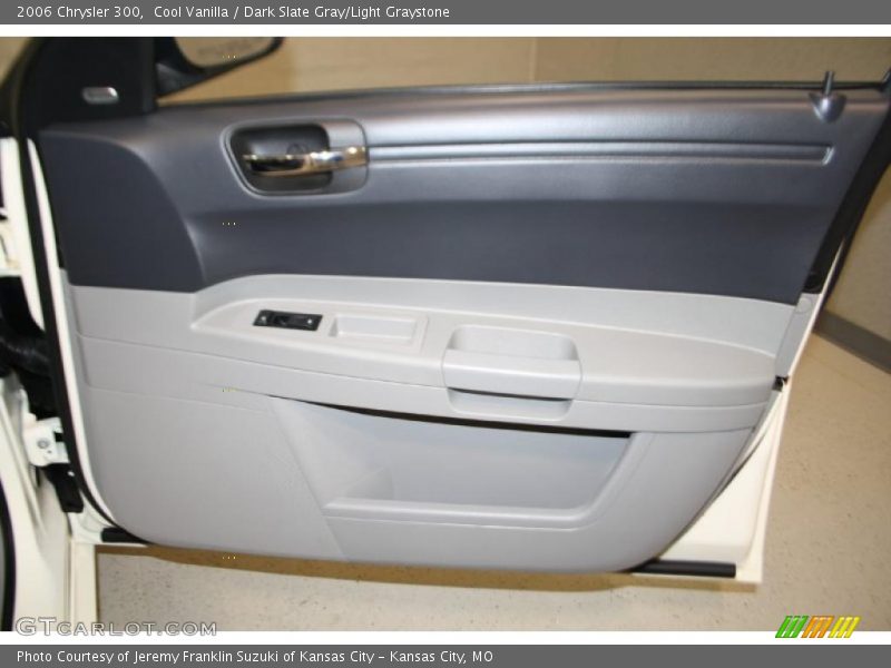 Cool Vanilla / Dark Slate Gray/Light Graystone 2006 Chrysler 300