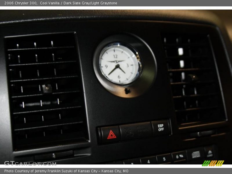 Cool Vanilla / Dark Slate Gray/Light Graystone 2006 Chrysler 300