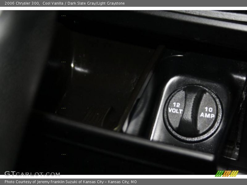 Cool Vanilla / Dark Slate Gray/Light Graystone 2006 Chrysler 300