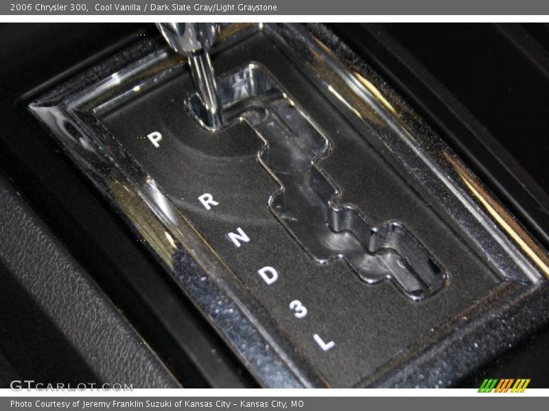 Cool Vanilla / Dark Slate Gray/Light Graystone 2006 Chrysler 300