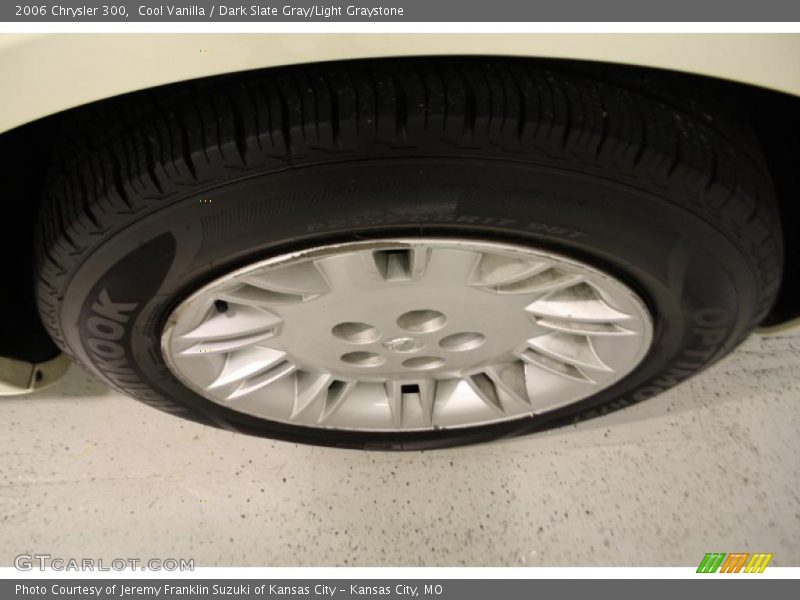 Cool Vanilla / Dark Slate Gray/Light Graystone 2006 Chrysler 300