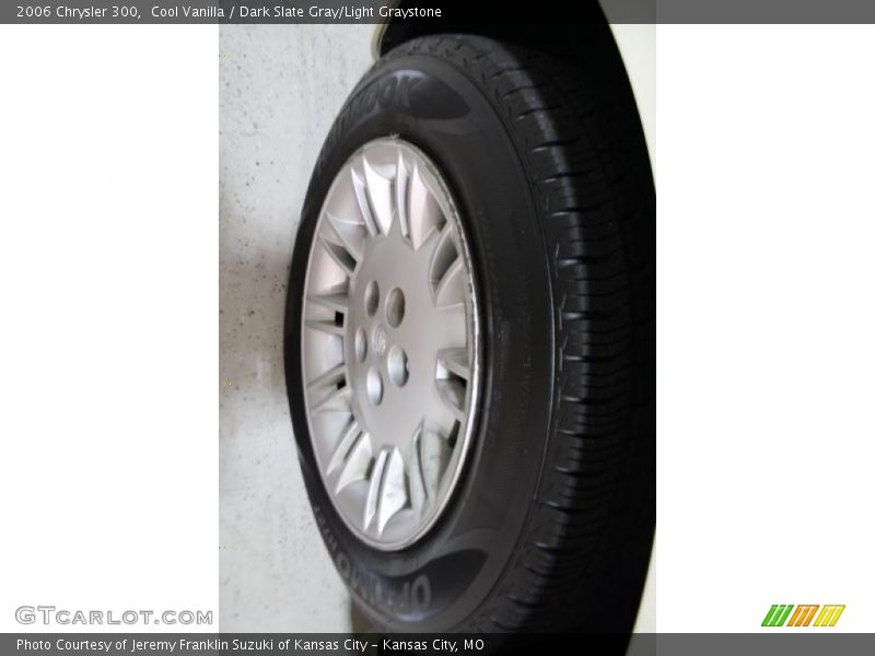 Cool Vanilla / Dark Slate Gray/Light Graystone 2006 Chrysler 300