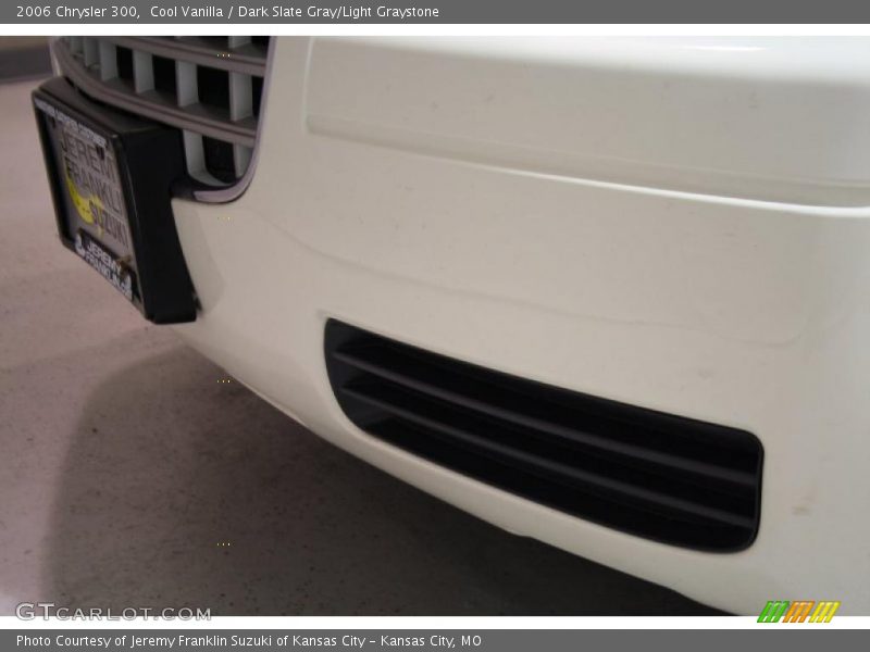 Cool Vanilla / Dark Slate Gray/Light Graystone 2006 Chrysler 300