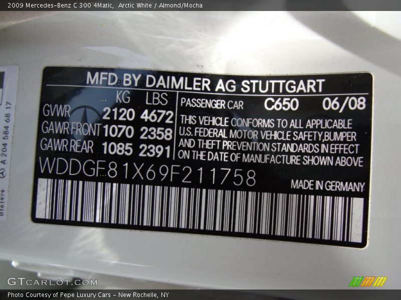 Arctic White / Almond/Mocha 2009 Mercedes-Benz C 300 4Matic