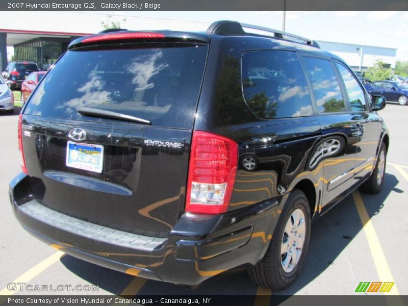 Galaxy Black / Beige 2007 Hyundai Entourage GLS
