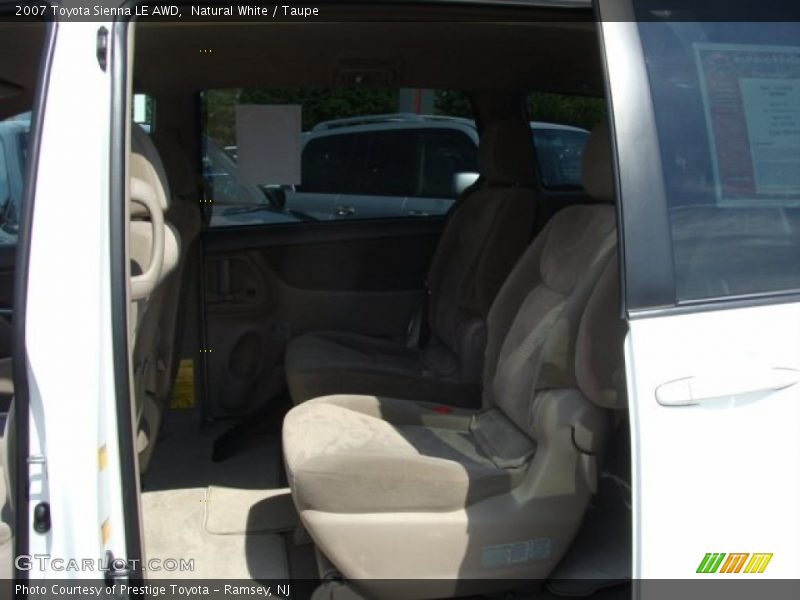 Natural White / Taupe 2007 Toyota Sienna LE AWD