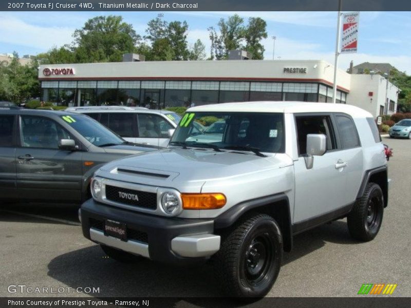 Titanium Metallic / Dark Charcoal 2007 Toyota FJ Cruiser 4WD
