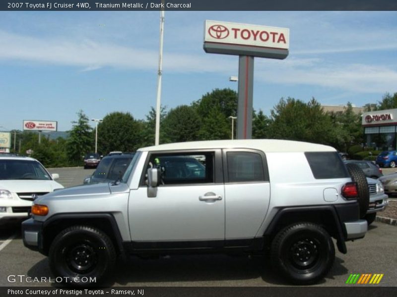 Titanium Metallic / Dark Charcoal 2007 Toyota FJ Cruiser 4WD