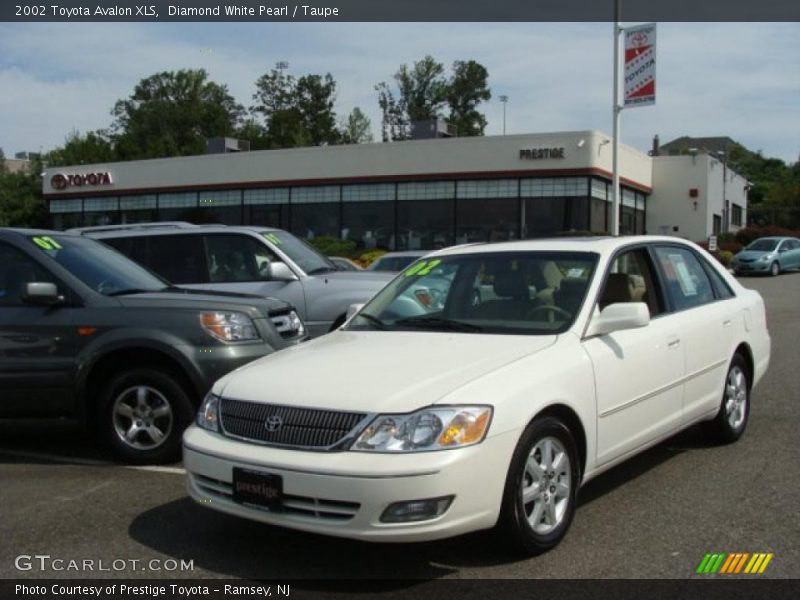 Diamond White Pearl / Taupe 2002 Toyota Avalon XLS