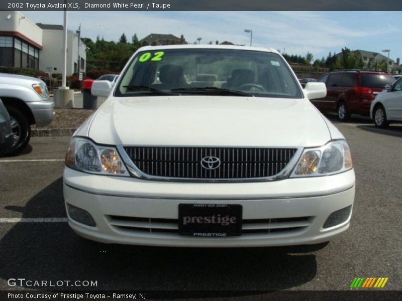 Diamond White Pearl / Taupe 2002 Toyota Avalon XLS