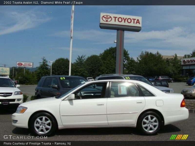 Diamond White Pearl / Taupe 2002 Toyota Avalon XLS