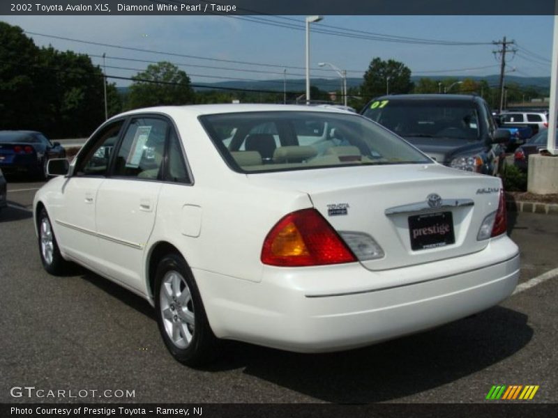 Diamond White Pearl / Taupe 2002 Toyota Avalon XLS