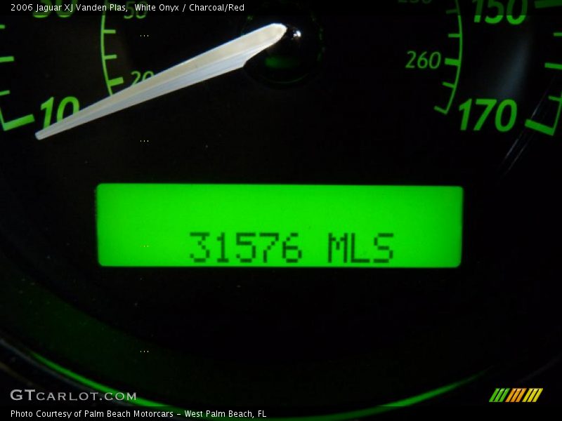 White Onyx / Charcoal/Red 2006 Jaguar XJ Vanden Plas