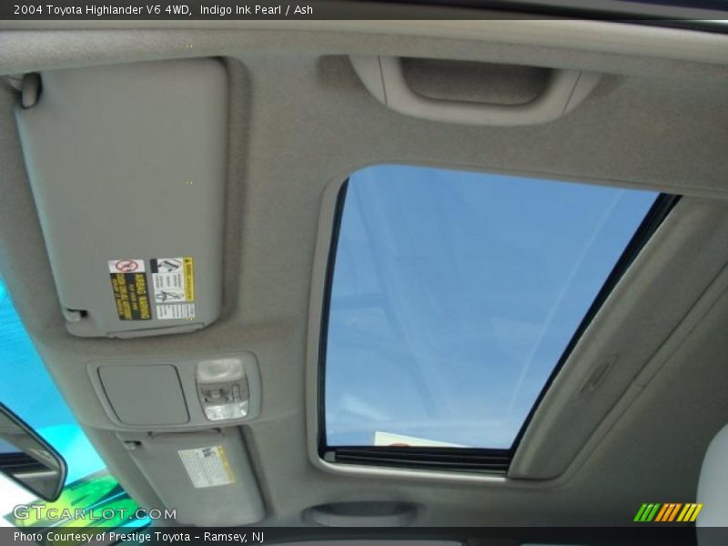 Indigo Ink Pearl / Ash 2004 Toyota Highlander V6 4WD