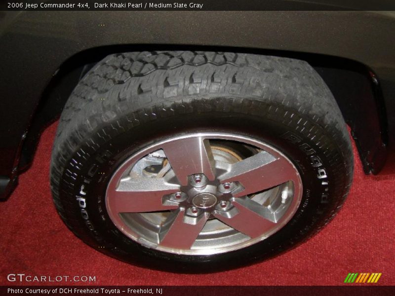 Dark Khaki Pearl / Medium Slate Gray 2006 Jeep Commander 4x4