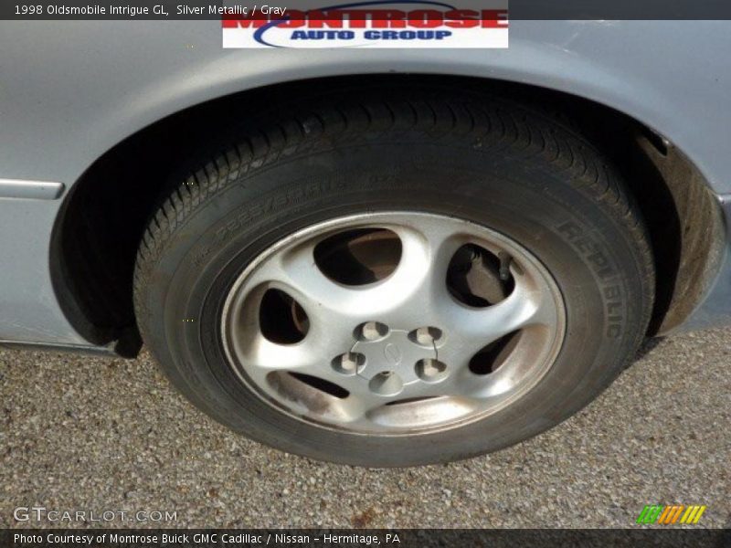 Silver Metallic / Gray 1998 Oldsmobile Intrigue GL