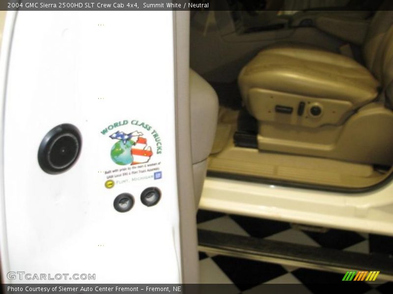 Summit White / Neutral 2004 GMC Sierra 2500HD SLT Crew Cab 4x4