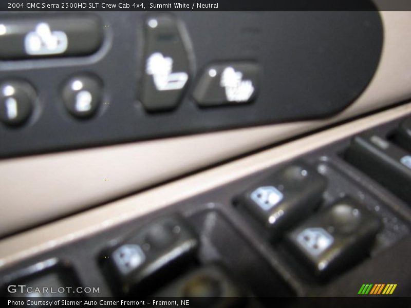 Summit White / Neutral 2004 GMC Sierra 2500HD SLT Crew Cab 4x4