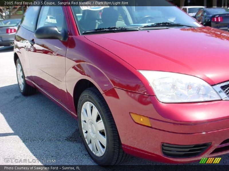 Sangria Red Metallic / Dark Flint/Light Flint 2005 Ford Focus ZX3 S Coupe