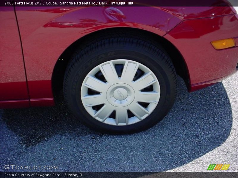 Sangria Red Metallic / Dark Flint/Light Flint 2005 Ford Focus ZX3 S Coupe