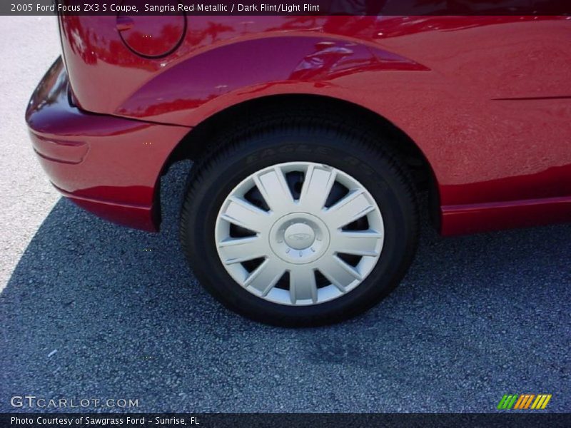 Sangria Red Metallic / Dark Flint/Light Flint 2005 Ford Focus ZX3 S Coupe