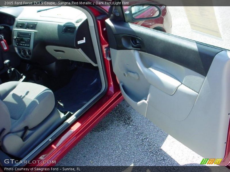 Sangria Red Metallic / Dark Flint/Light Flint 2005 Ford Focus ZX3 S Coupe