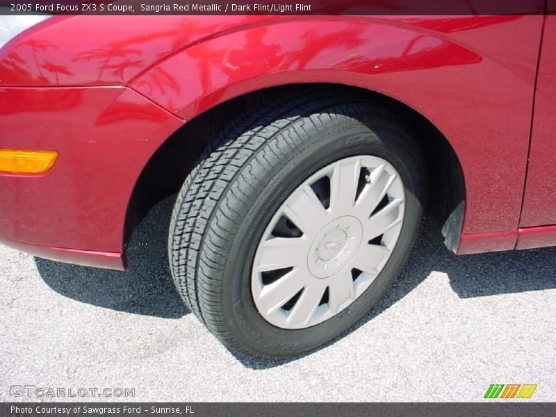 Sangria Red Metallic / Dark Flint/Light Flint 2005 Ford Focus ZX3 S Coupe