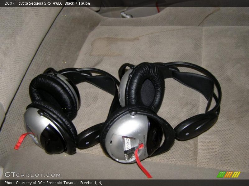 Black / Taupe 2007 Toyota Sequoia SR5 4WD